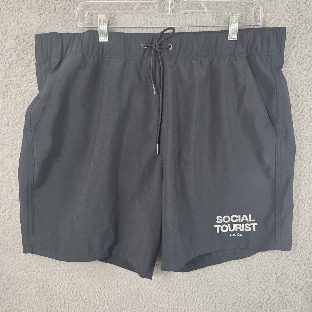 Social Tourist Men's Black Drawstring Mesh Lined Shorts Size XL